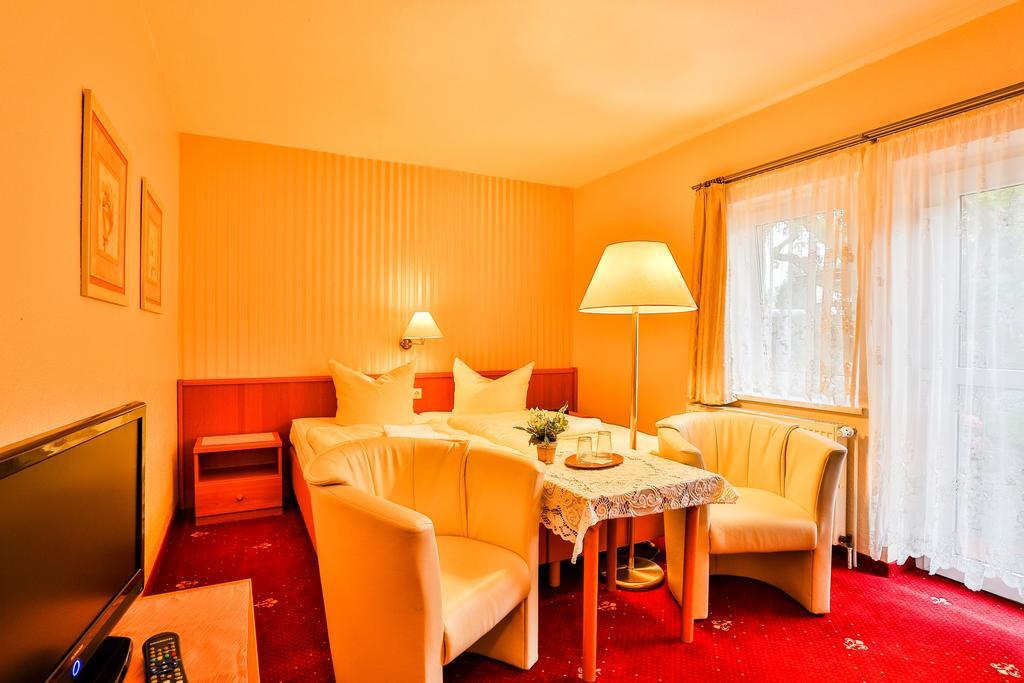 Hotel & Pension Villa Camenz Güstrow Kamer foto