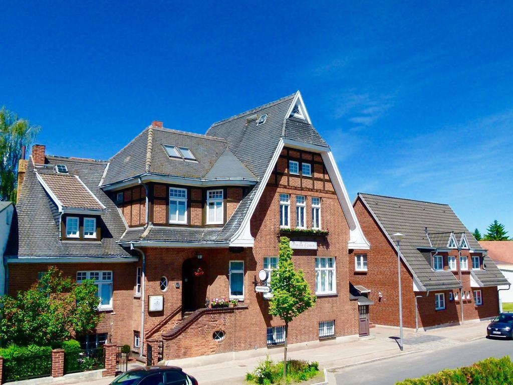 Hotel & Pension Villa Camenz Güstrow Buitenkant foto