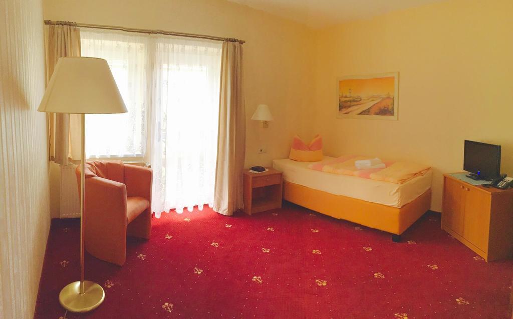 Hotel & Pension Villa Camenz Güstrow Kamer foto
